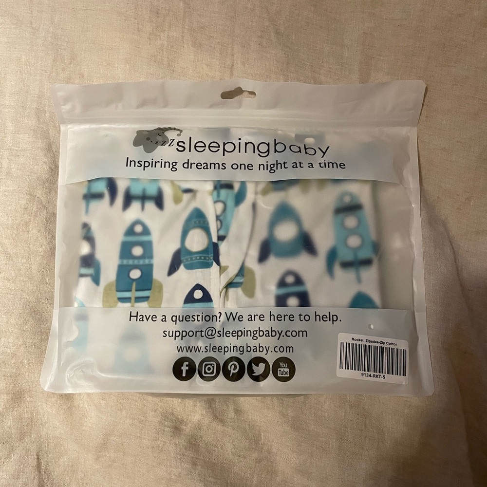 Sleeping Baby - Zipadee-Zip Swaddle Transition
